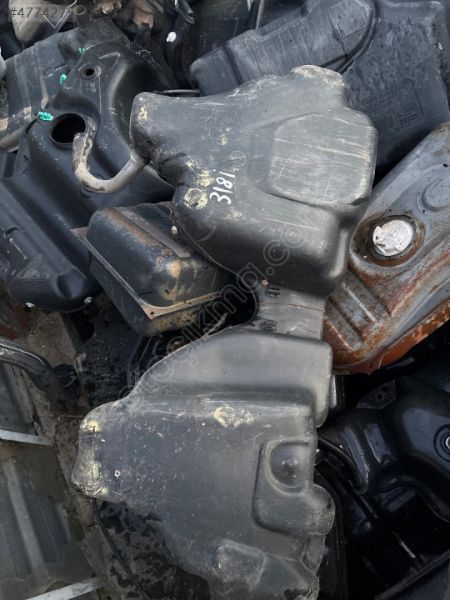 BMW 318İ yakıt deposu