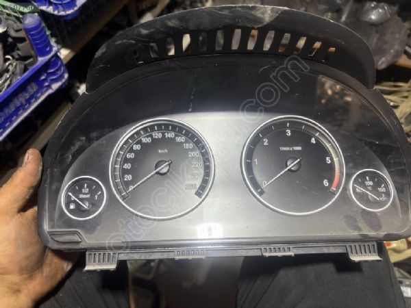 BMW F10 kilometre göstergesi