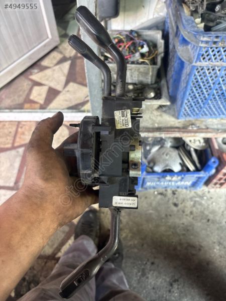 2000 Audi A4 sinyal kolu