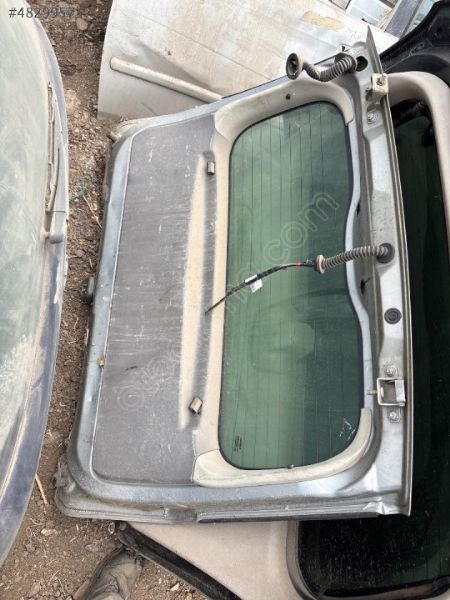 Nissan Note arka bagaj kapağı