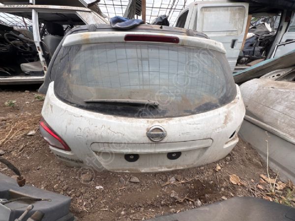 Nissan Qashqai arka bagaj kapağı hatasız