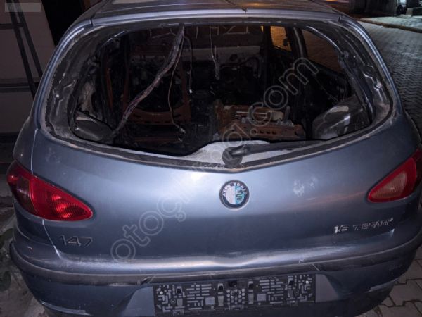 Alfa romeo 147 arka bagaj kapağı