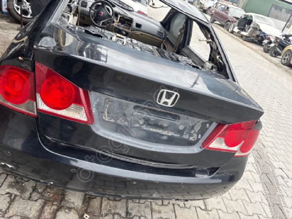 Honda Cıvıc FD6 arka bagaj kapağı